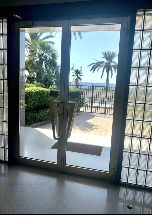 Appartement Front De Mer - Promenade Des Anglais Nizza Exterior foto